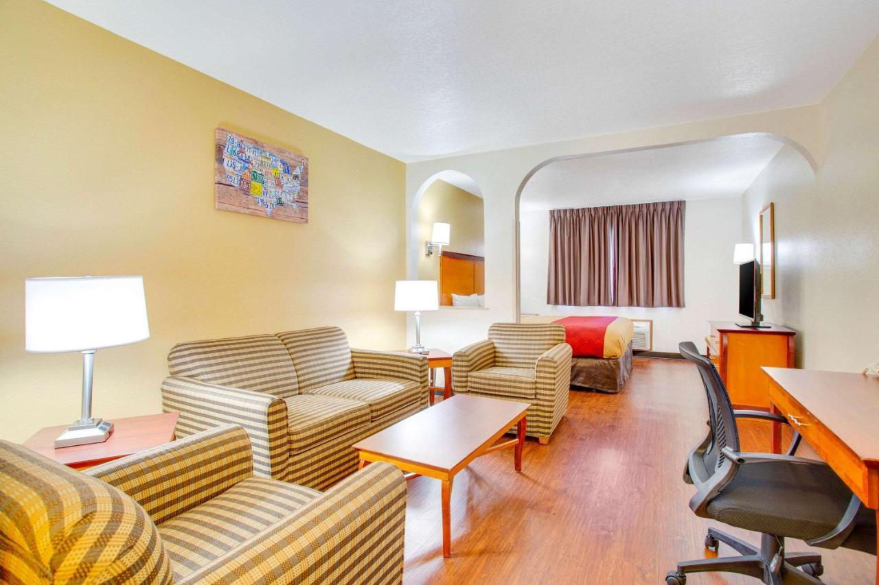 Econo Lodge Inn & Suites Albuquerque East I-40 Eubank Exit Ngoại thất bức ảnh