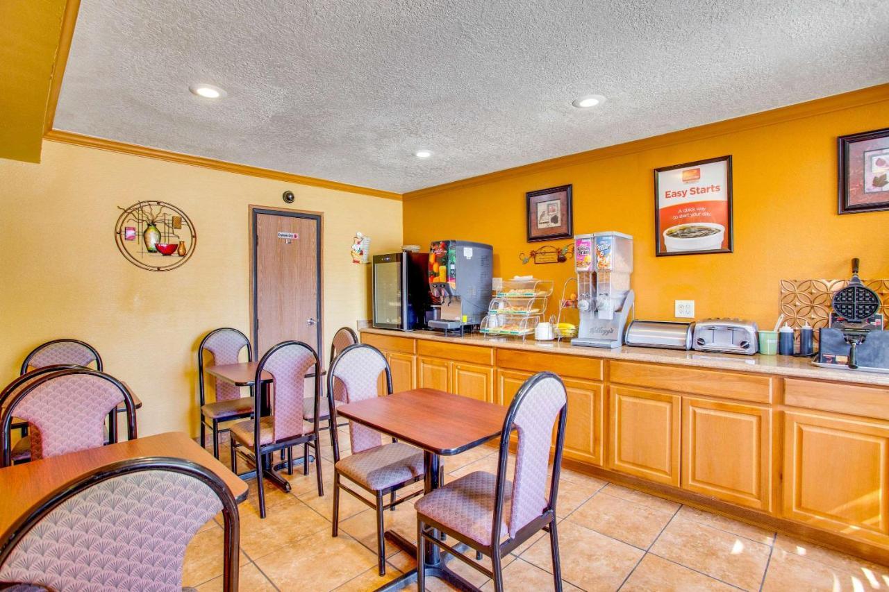 Econo Lodge Inn & Suites Albuquerque East I-40 Eubank Exit Ngoại thất bức ảnh