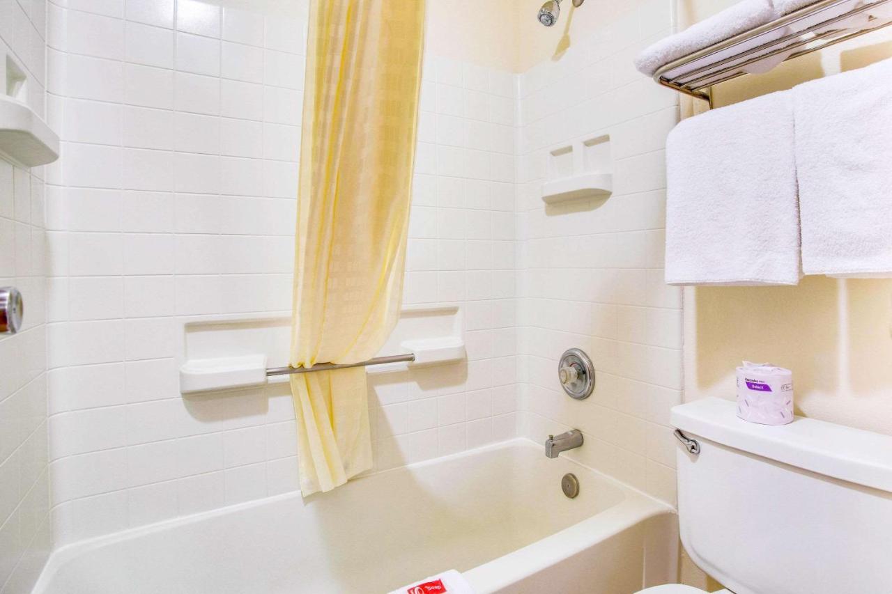 Econo Lodge Inn & Suites Albuquerque East I-40 Eubank Exit Ngoại thất bức ảnh