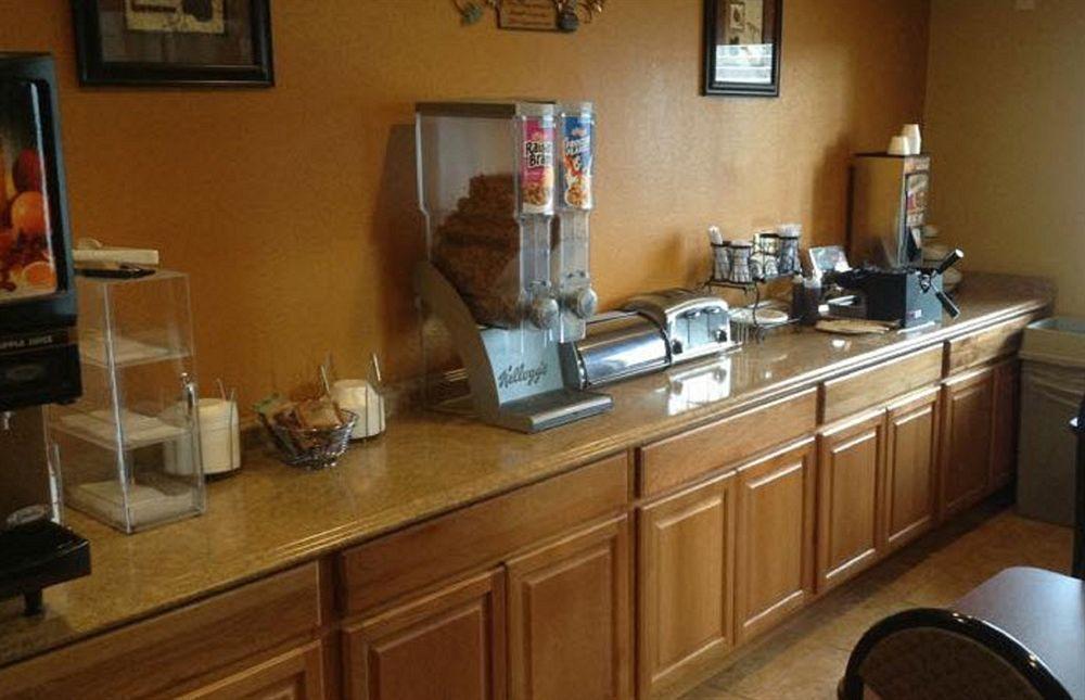 Econo Lodge Inn & Suites Albuquerque East I-40 Eubank Exit Ngoại thất bức ảnh