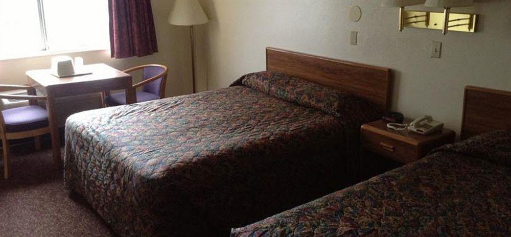 Econo Lodge Inn & Suites Albuquerque East I-40 Eubank Exit Ngoại thất bức ảnh