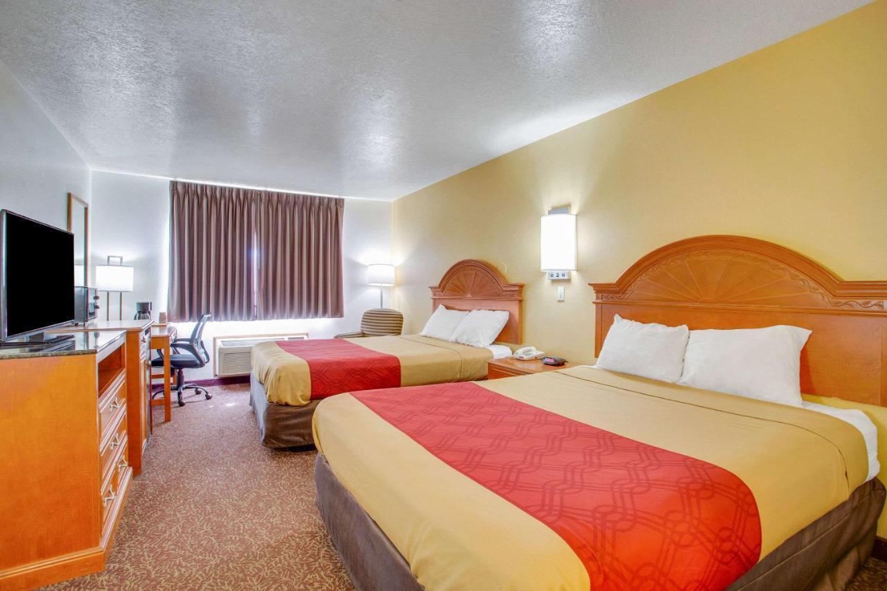 Econo Lodge Inn & Suites Albuquerque East I-40 Eubank Exit Ngoại thất bức ảnh